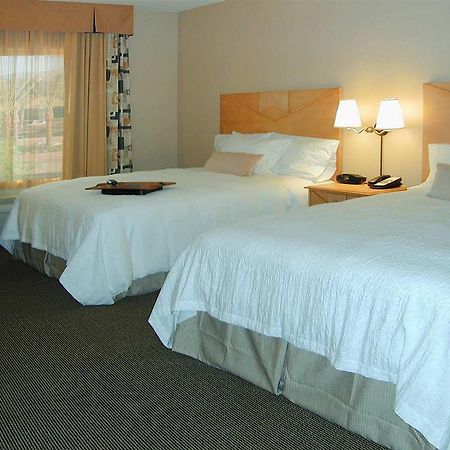 Hampton Inn & Suites Highland Сан Бернардино Стая снимка