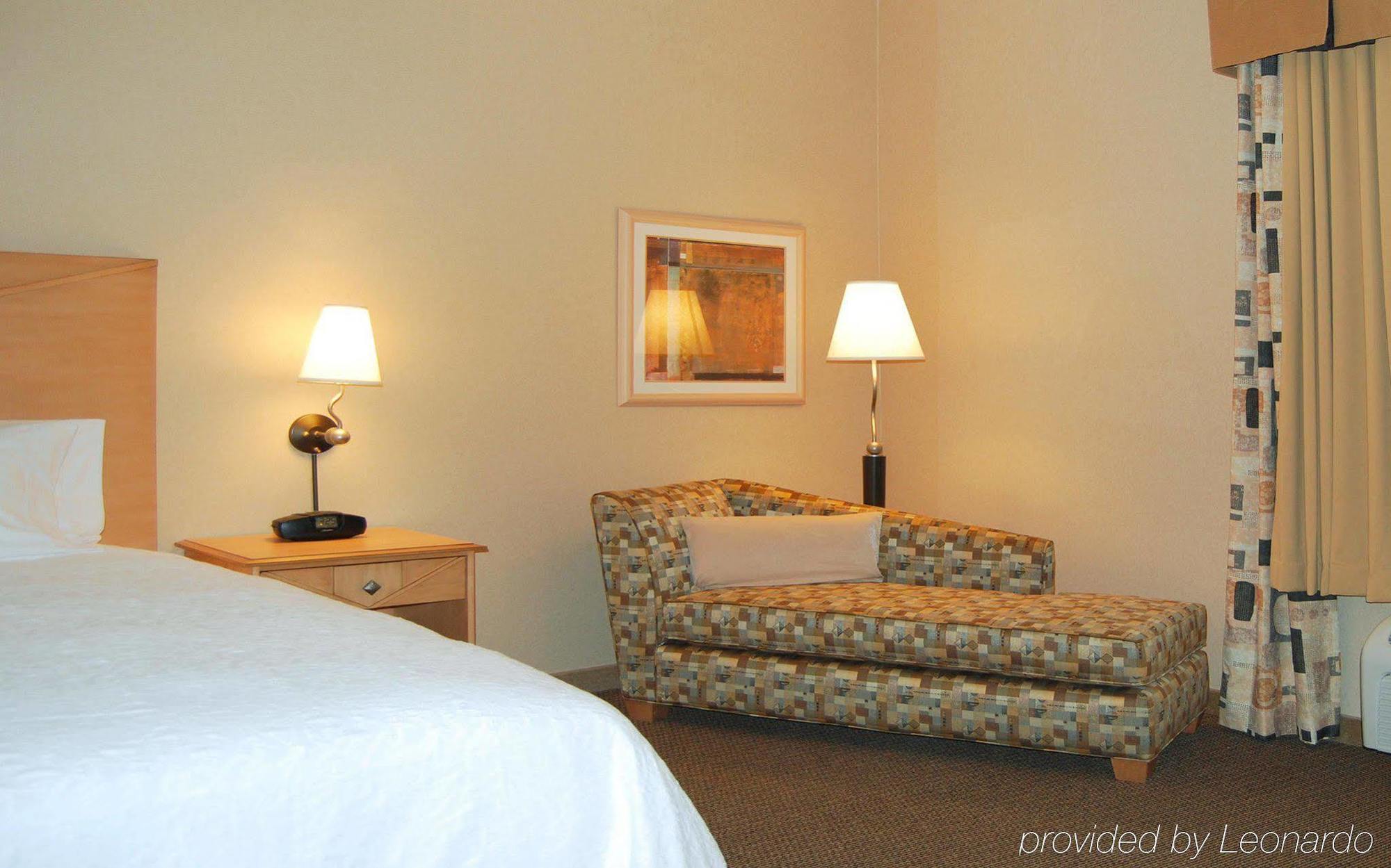 Hampton Inn & Suites Highland Сан Бернардино Стая снимка